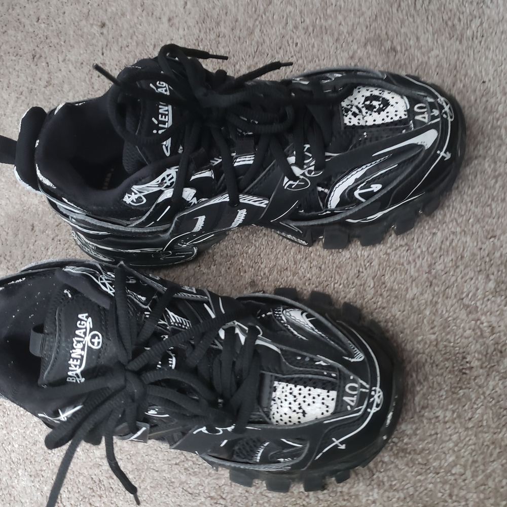 Balenciaga Tracks